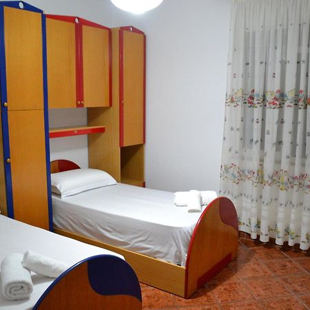 Central 5 Bedrooms Apartment Partial Seaview Vlorë エクステリア 写真