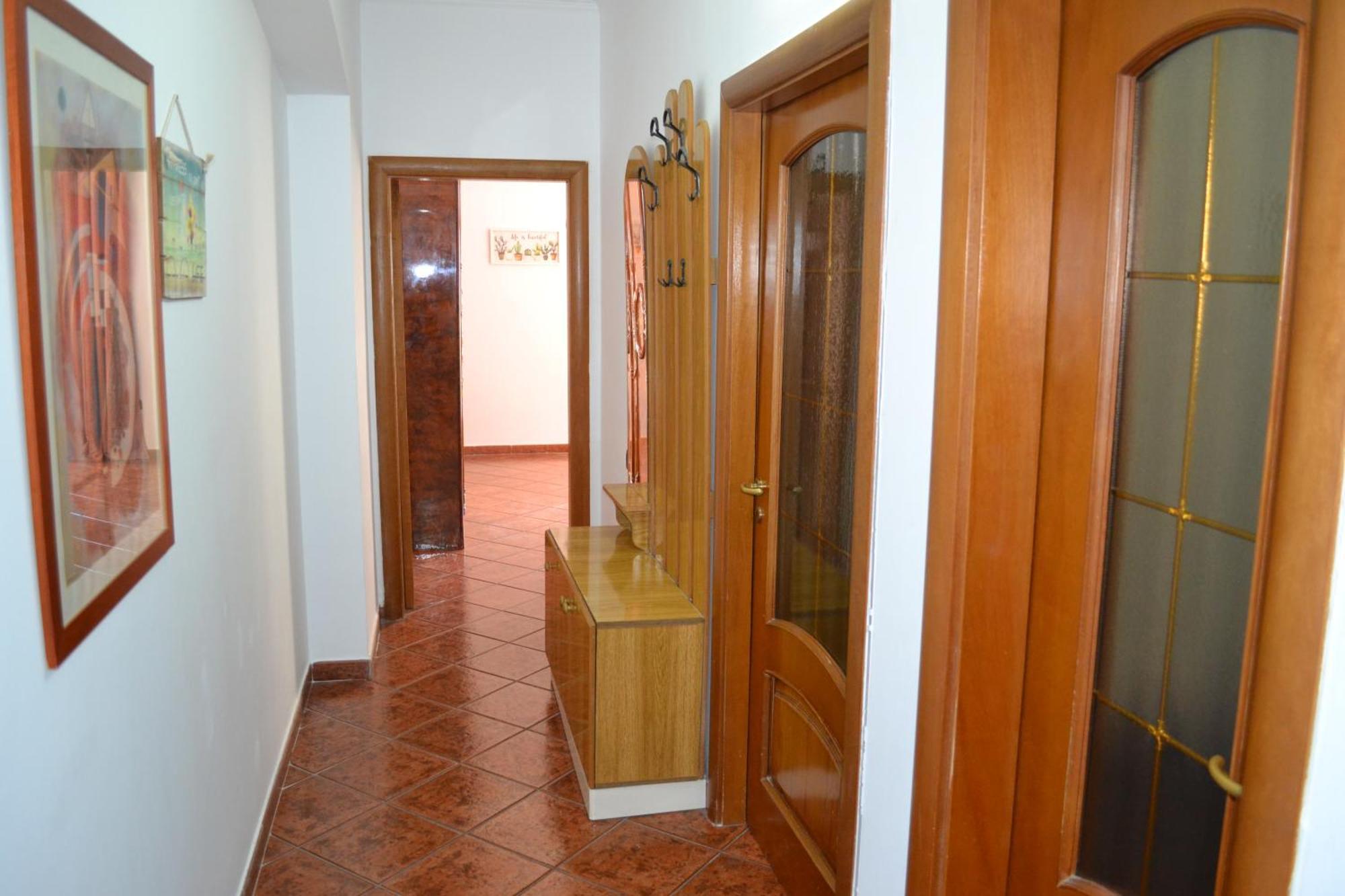 Central 5 Bedrooms Apartment Partial Seaview Vlorë エクステリア 写真