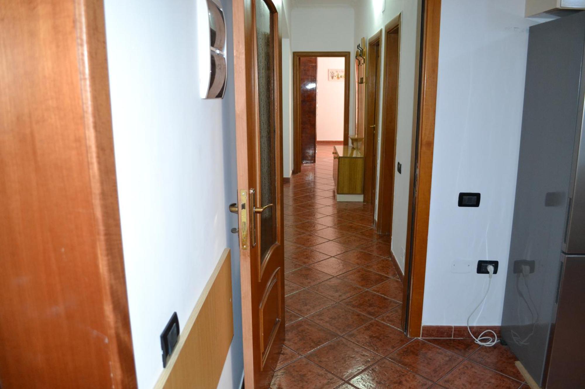 Central 5 Bedrooms Apartment Partial Seaview Vlorë エクステリア 写真