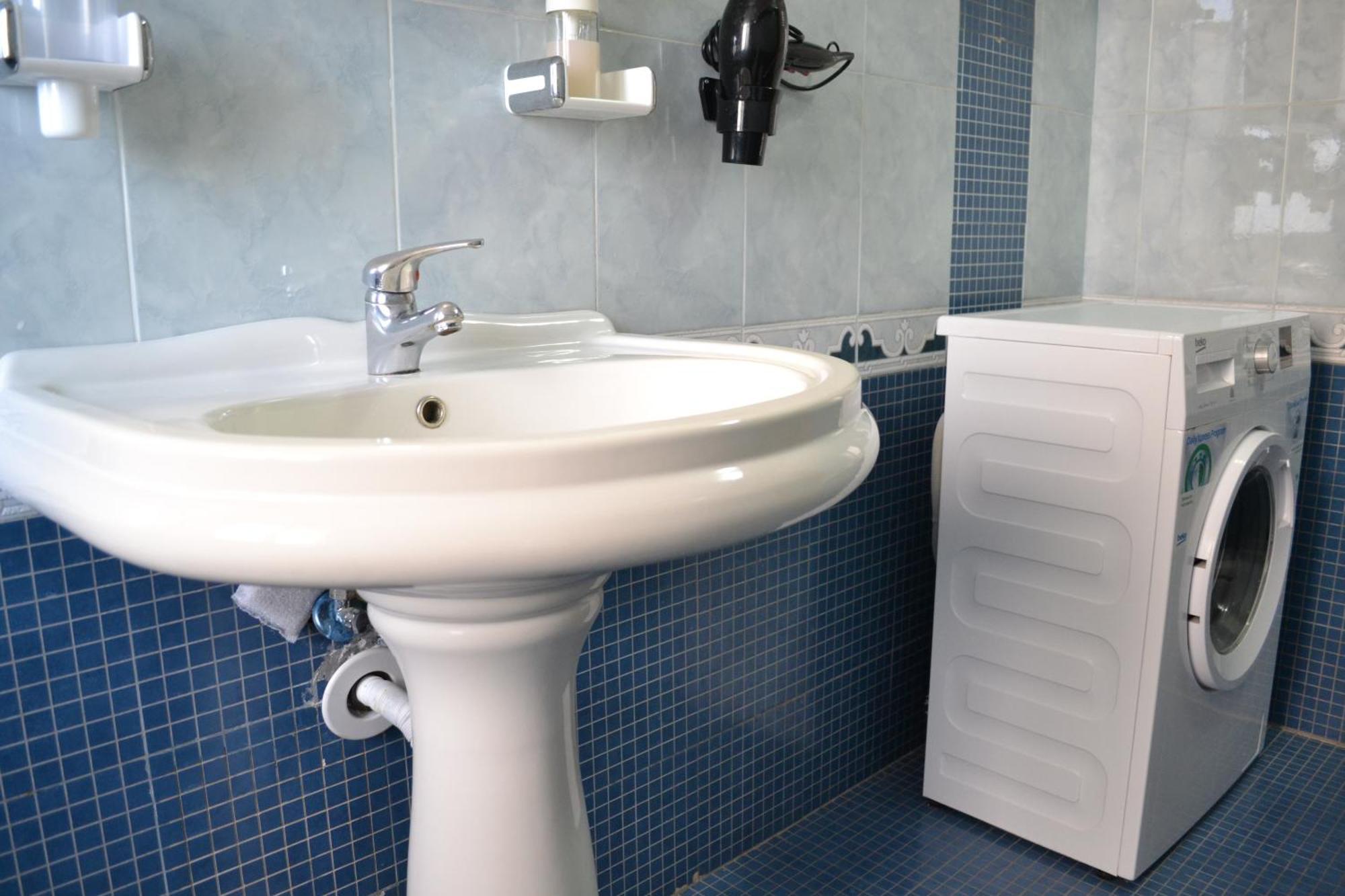Central 5 Bedrooms Apartment Partial Seaview Vlorë エクステリア 写真