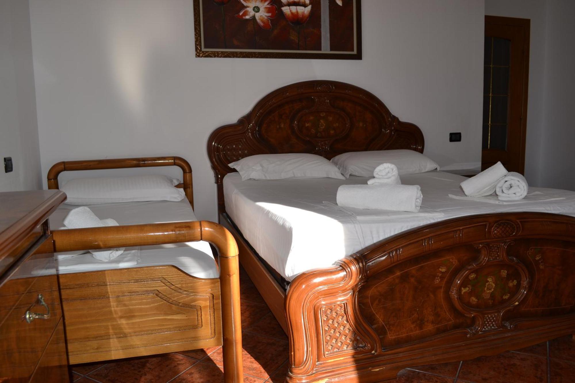 Central 5 Bedrooms Apartment Partial Seaview Vlorë エクステリア 写真