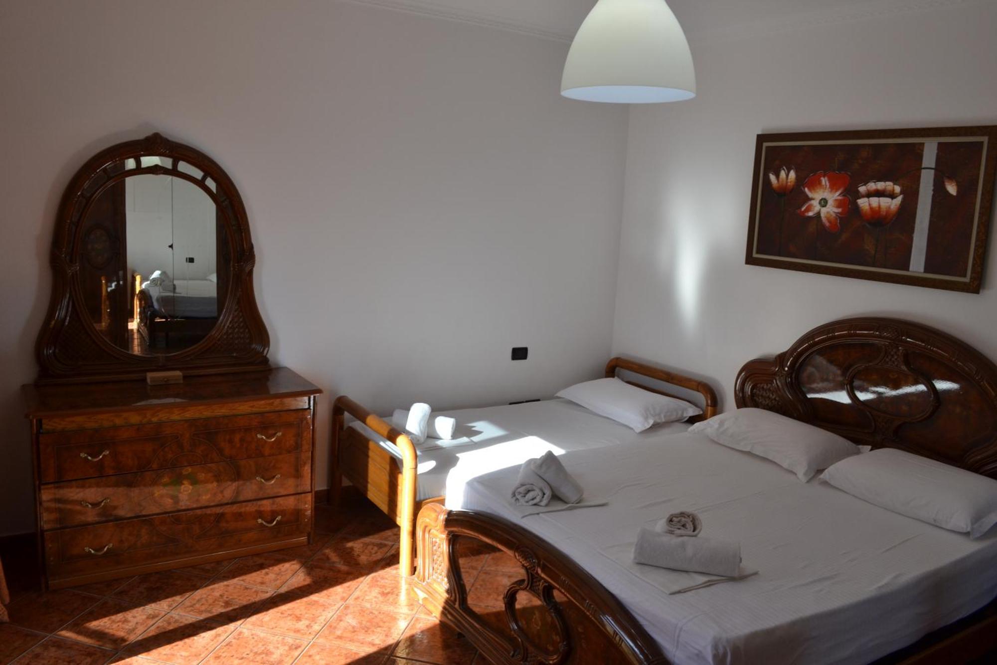 Central 5 Bedrooms Apartment Partial Seaview Vlorë エクステリア 写真