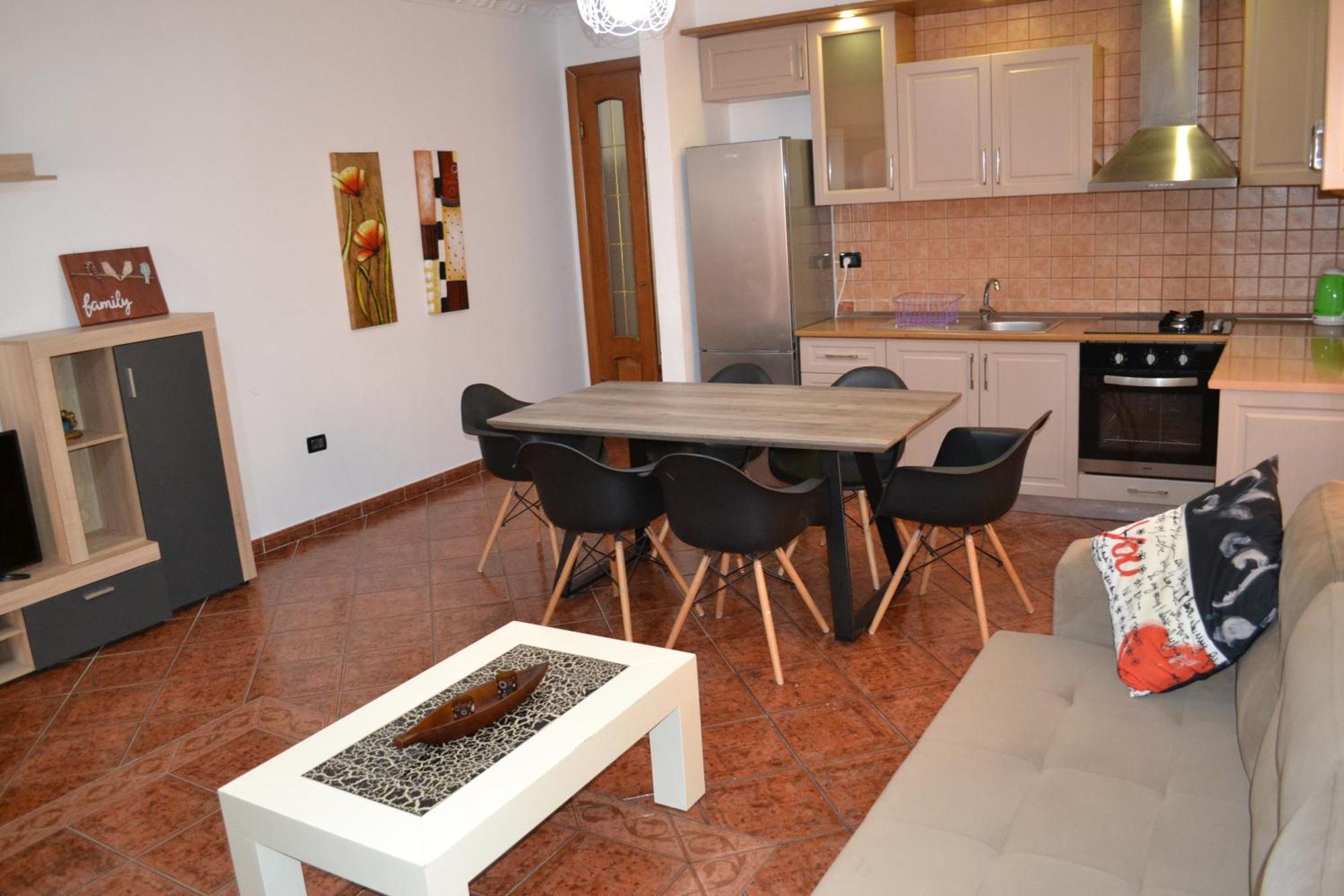 Central 5 Bedrooms Apartment Partial Seaview Vlorë エクステリア 写真