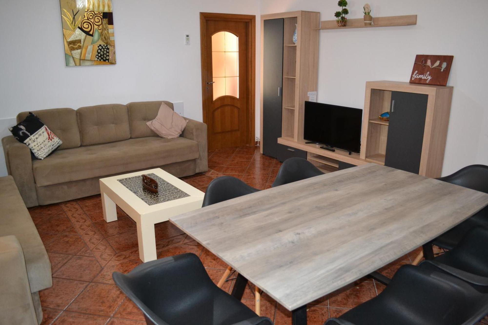 Central 5 Bedrooms Apartment Partial Seaview Vlorë エクステリア 写真